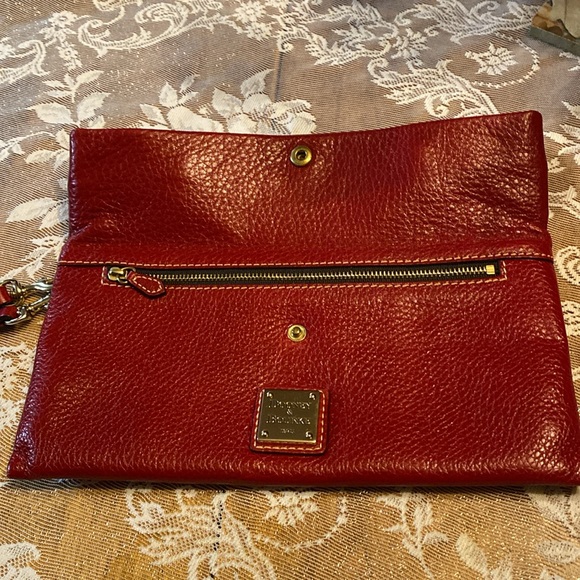 RARE DOONEY & BOURKE CLUTCH / SHOULDER BAG CRIMSON RED PEBBLED LEATHER EUC - Picture 8 of 8